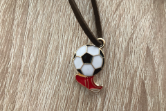 Mokaka_Jungs_Fussball_Anhanger02