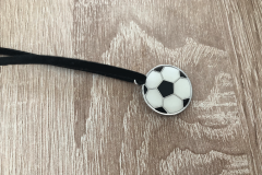 Mokaka_Jungs_Fussball_Anhanger06